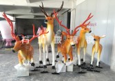 湖南公司定制玻璃钢仿真鹿雕塑装扮园林环境