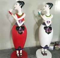 人物雕塑女人