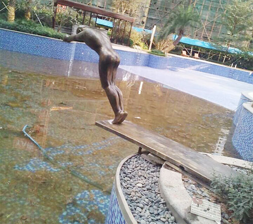 跳水人物雕塑
